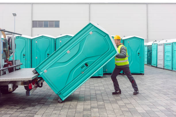 Porta potty delivery and setup in Newton, KS